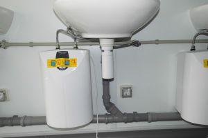 20' Damen WC-Container / Handwaschbecken und 5L Untertischspeicher - h+s container GmbH